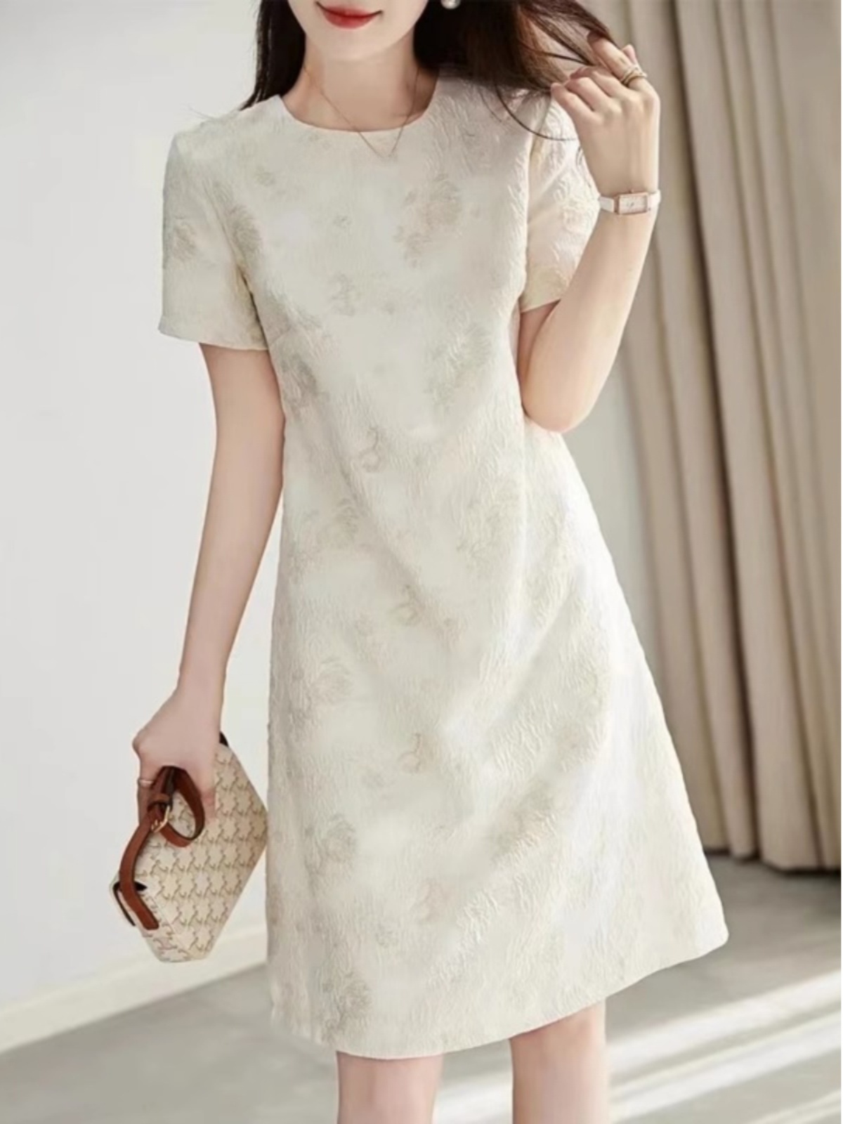 Summer Line Clothing Brand - فستان أنيق بقصة A-Line مستقيمة يبرز